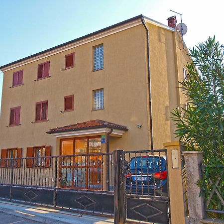 Apartments Fumica 954 Pula Exterior photo